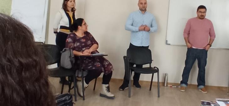 Открит урок: „синя стая“ за изслушване на деца