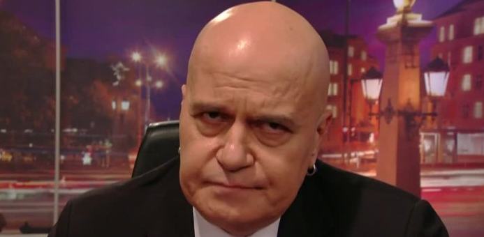 Слави Трифонов пред два нови старта