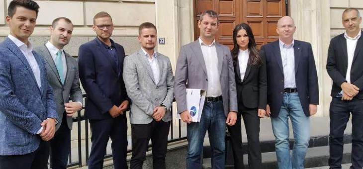 Десните, подкрепящи Манолова, регистрираха обща листа
