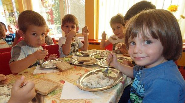 Проверяват кухненските блокове в детските и учебни заведения