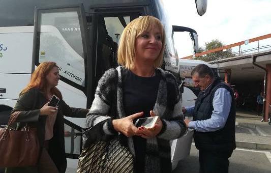 Мая Манолова подаде оставка, влиза в битката за София