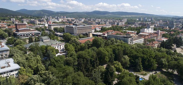 Ученици с благотворителен спектакъл