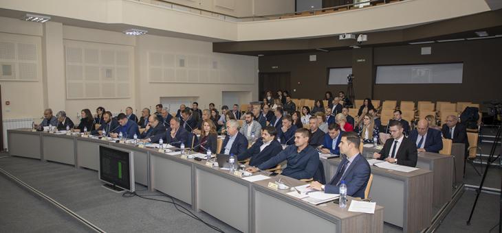 С минута мълчание в памет на Стефан Данаилов започна заседанието на Общинския съвет